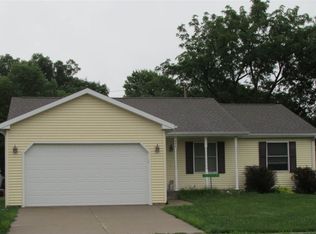 806 N 4th Ave, Washington, IA 52353