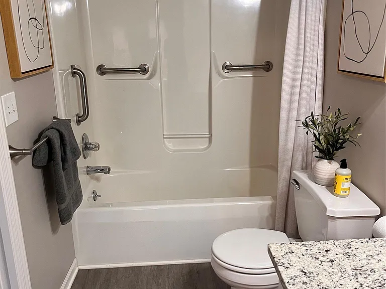 902 Beaconsfield Ave — Photo 9