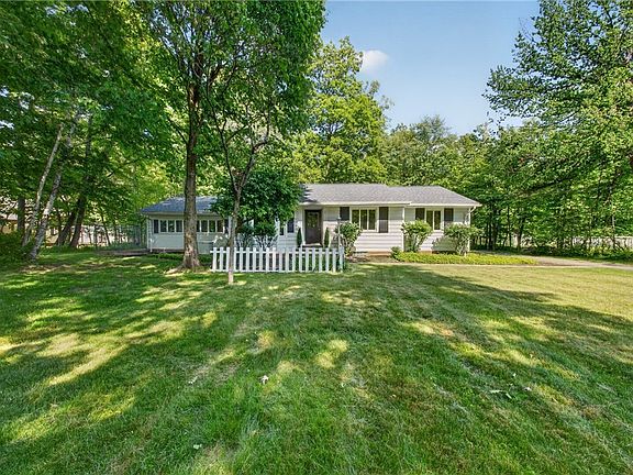 2nd image of 3909 Brainard Rd