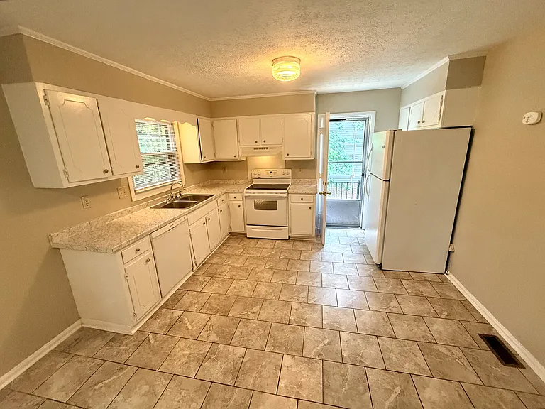 739 Ashbrook Rd — Photo 7