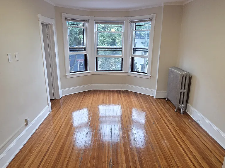 306 Hudson Ave #3F — Photo 1