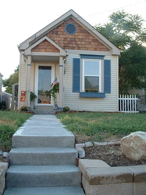 3205 Grace Ave photo 1