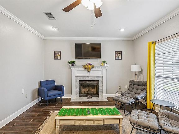 3rd image of 759 Fountain View Dr