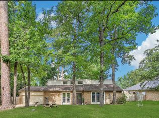 1728 E Lake Dr, Huntsville, TX 77340