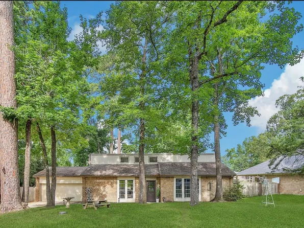 1728 E Lake Dr, Huntsville, TX 77340