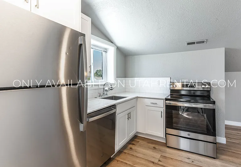 87 N Center St #2 — Photo 4