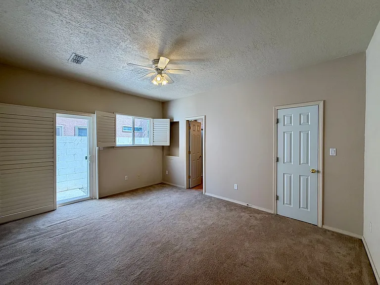 4516 Holiday Breeze Pl NE — Photo 8