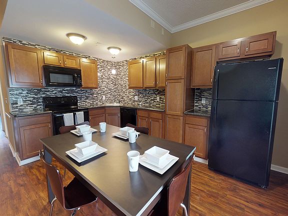 4th image of 2211 Sweet Home Rd APT 6