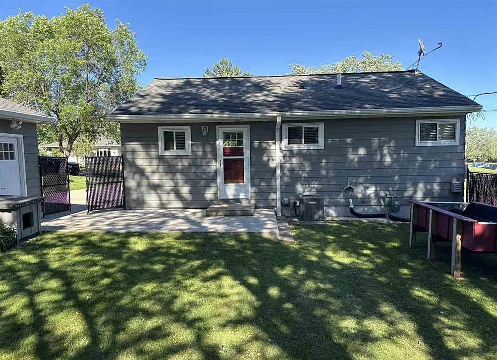 2 bed, 768 sqft, $1,550 — Photo 3