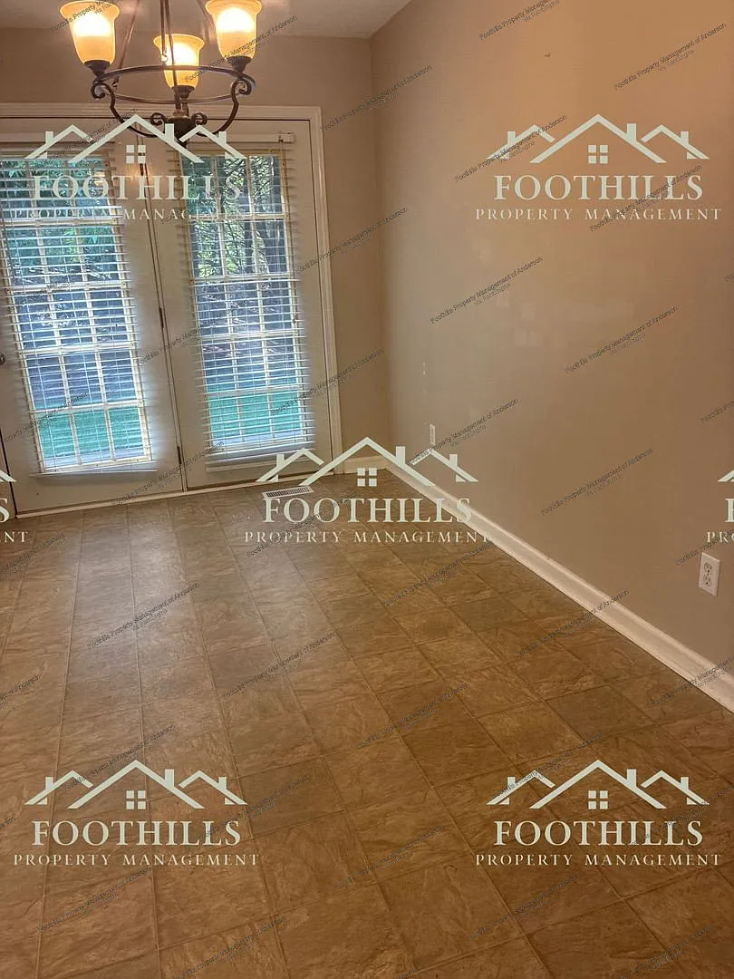 3 bed, 2.0 bath, 1200 sqft, $1,675 — Photo 2