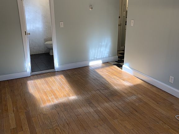 5th image of 96 Strathmore Rd #1B