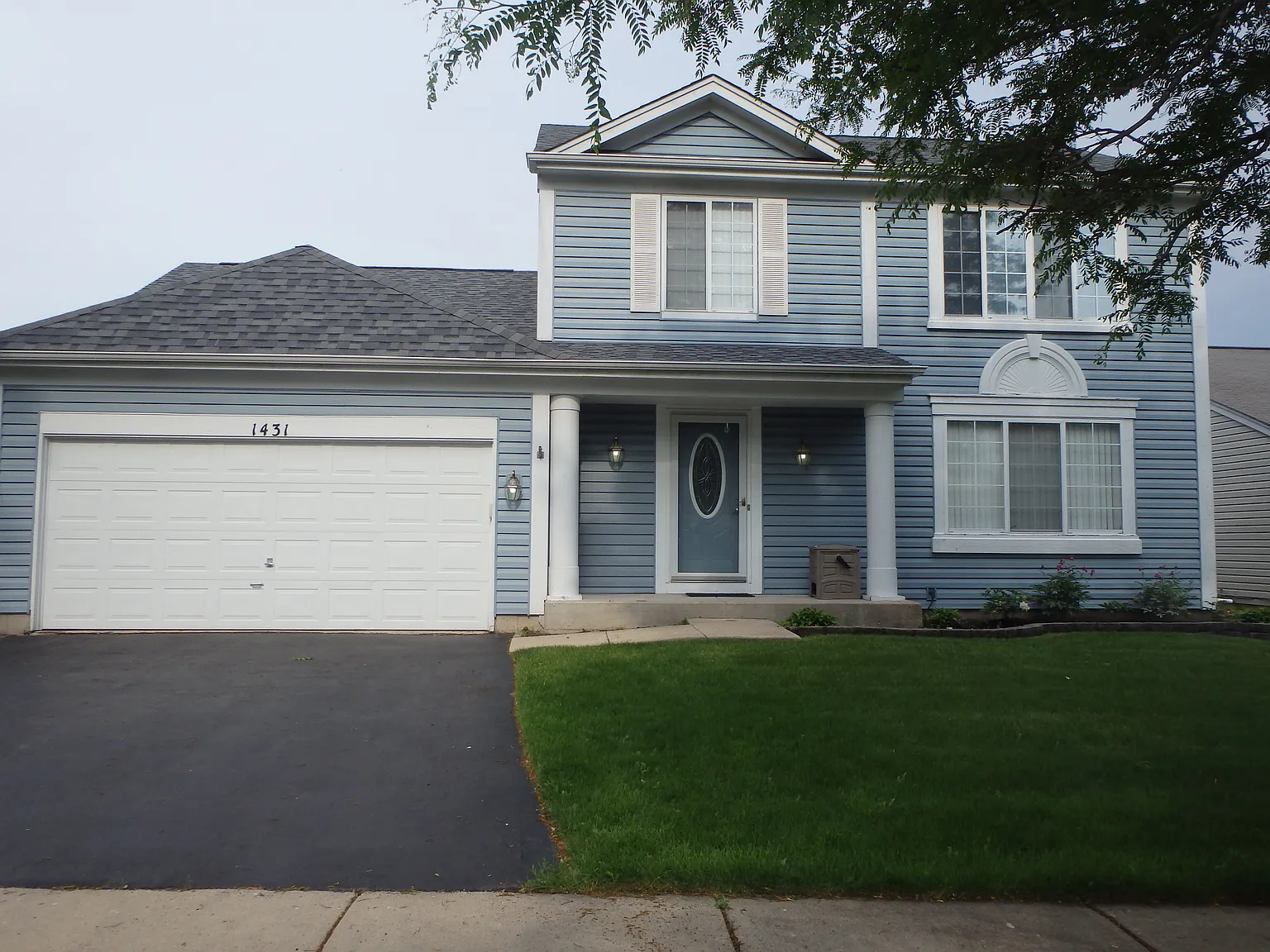 1431 N Elmwood Dr photo 1
