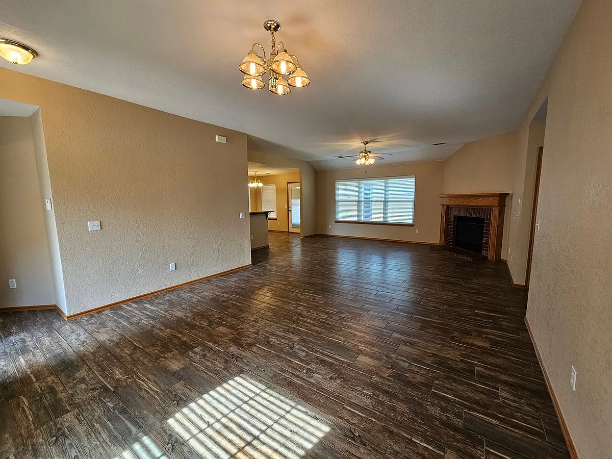 Building Photo - 3500 Shona Way