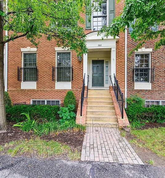 705 Massey Ln #B — Photo 4