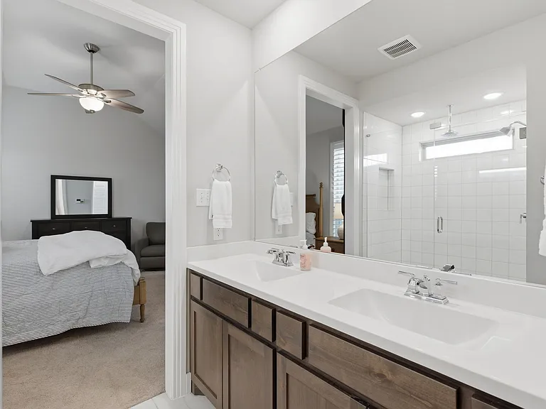 2225 Elm Pl — Photo 15