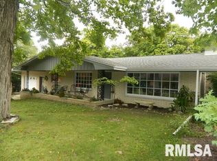 1238 Maple Ln, East Peoria, IL