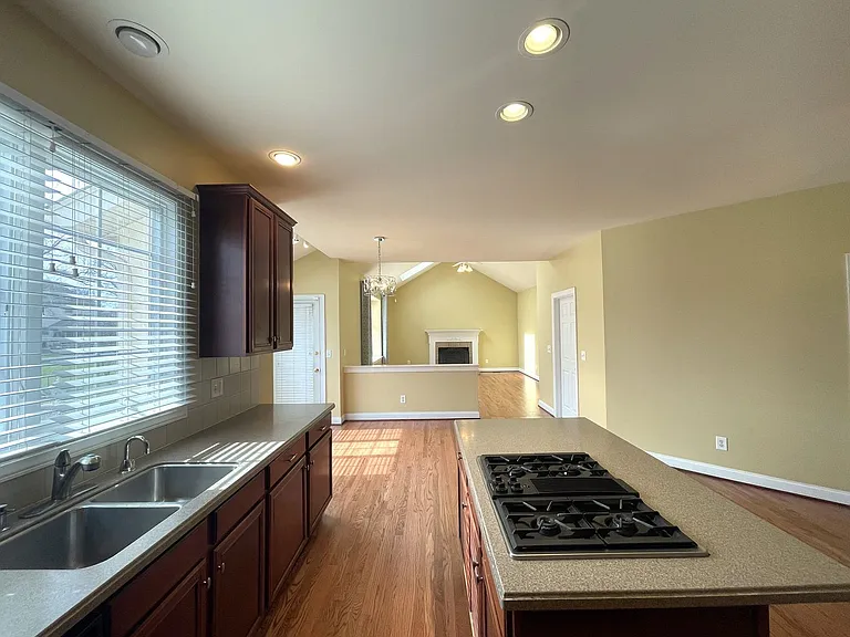 4823 Vista Ridge Dr — Photo 12