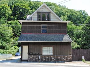 416 Crawford Run Rd APT 3, Creighton, PA 15030