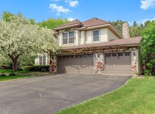 8777 Cottonwood Ln, Eden Prairie, MN 55347