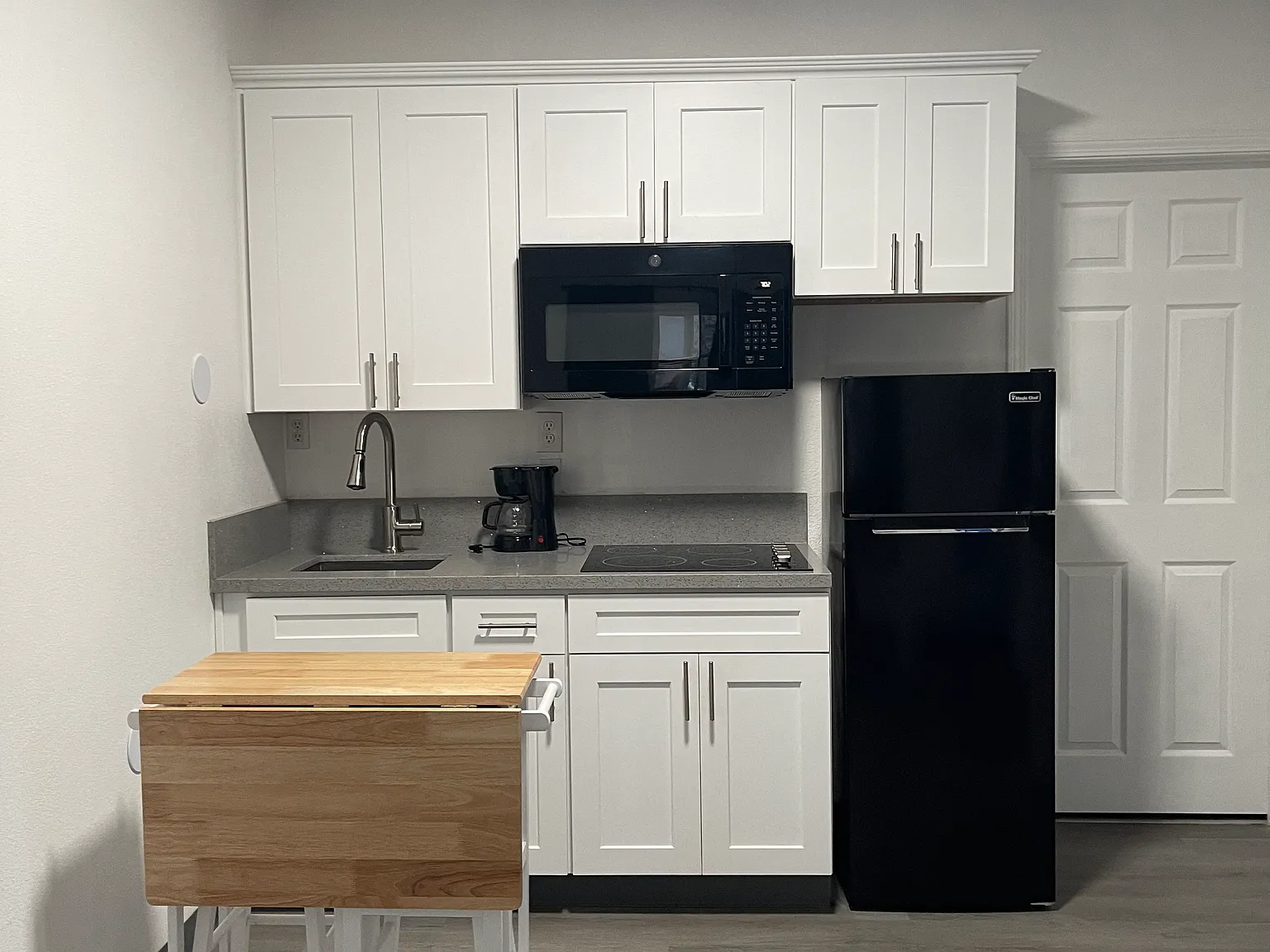 Studio, 240 sqft, $1,300 — Photo 1