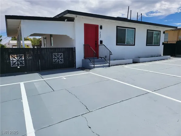 732 N 9th St, Las Vegas, NV 89101