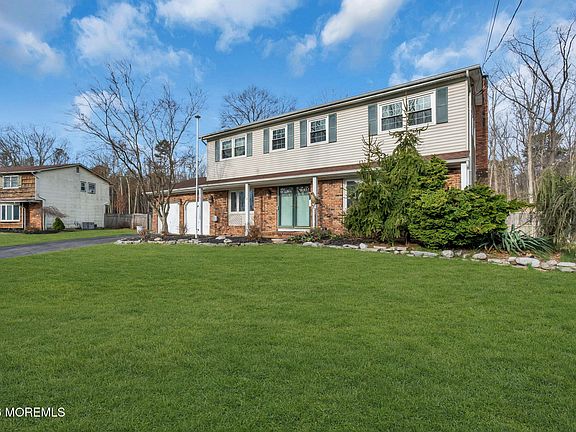 2nd image of 14 Pepperridge Road