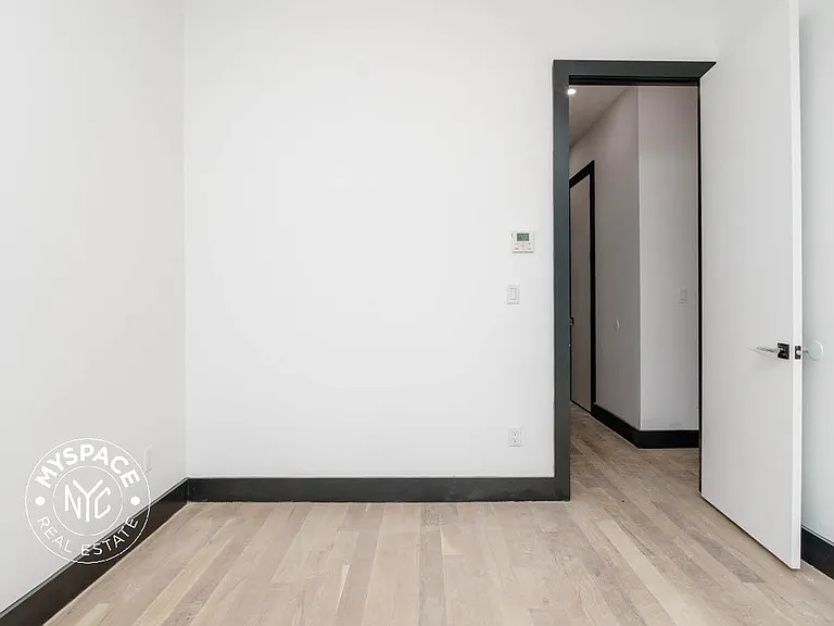 923 Broadway #4C — Photo 9