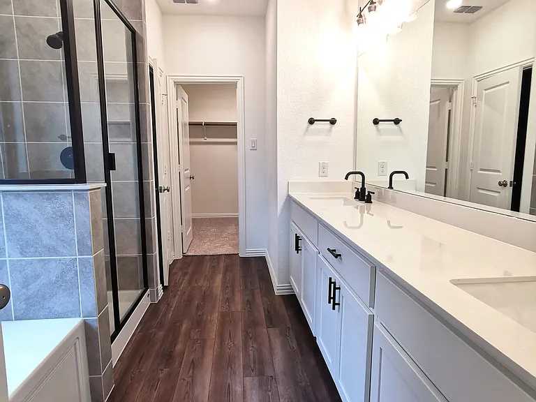 2510 Lovegrass Ln — Photo 7