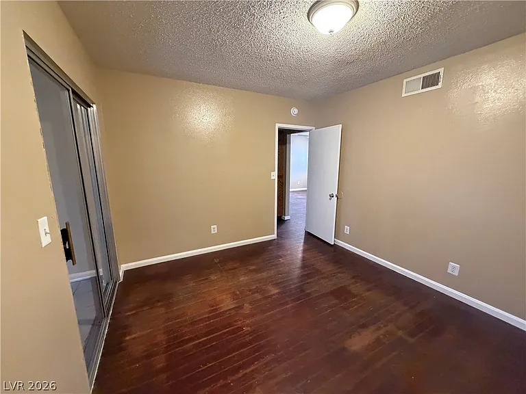 110 Silver St — Photo 39