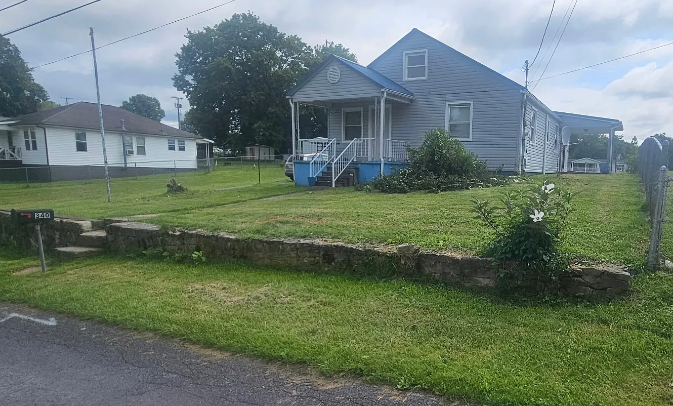 3 bed, 1500 sqft, $900 — Photo 1