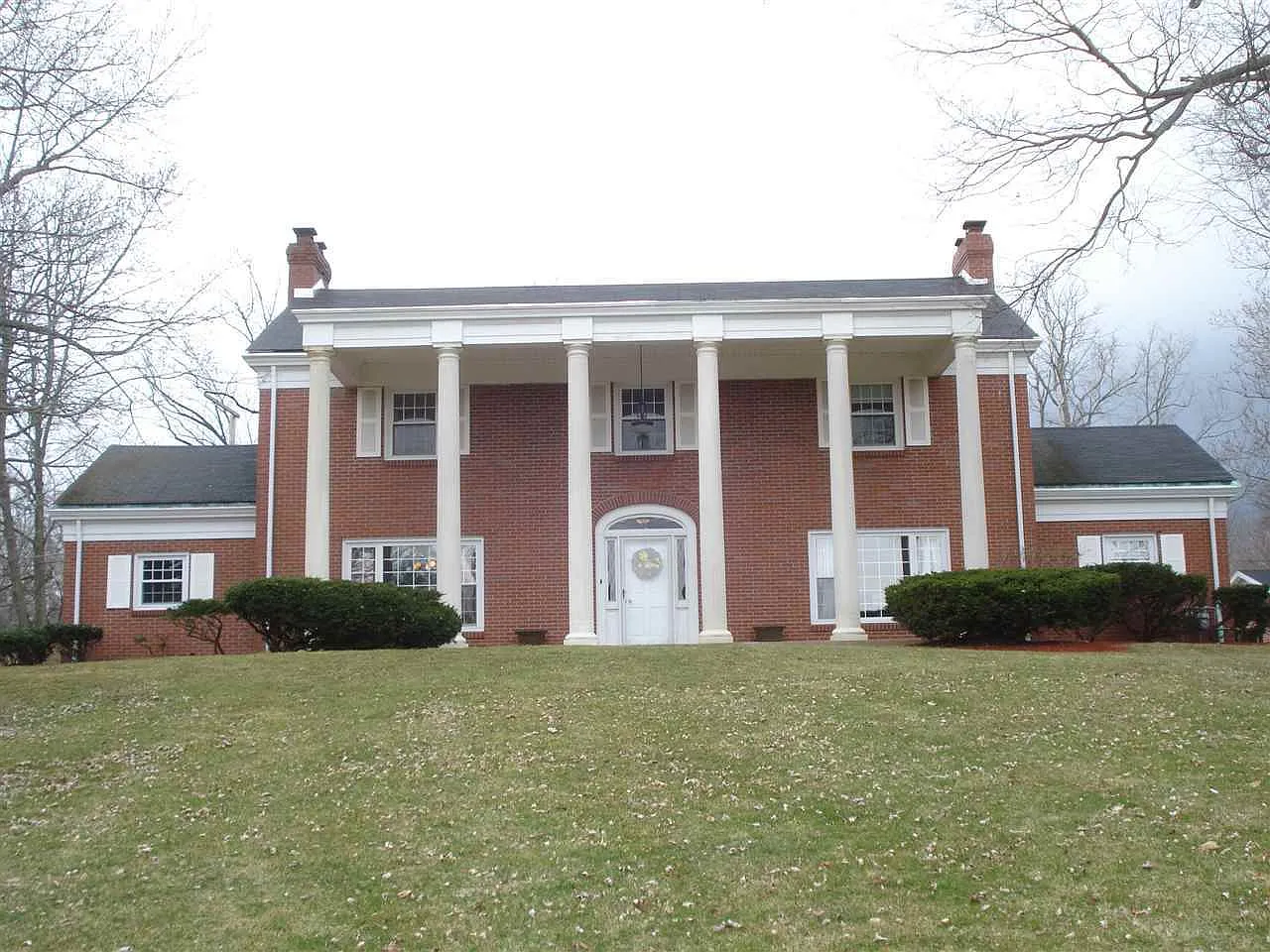 2315 N River Rd photo 1
