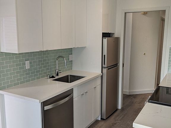 2nd image of 2635 Sacramento St APT 3