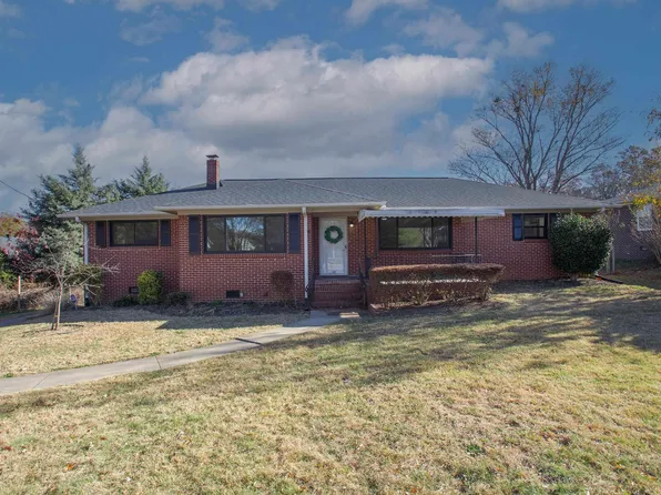 12 Leland Cir, Greenville, SC 29617