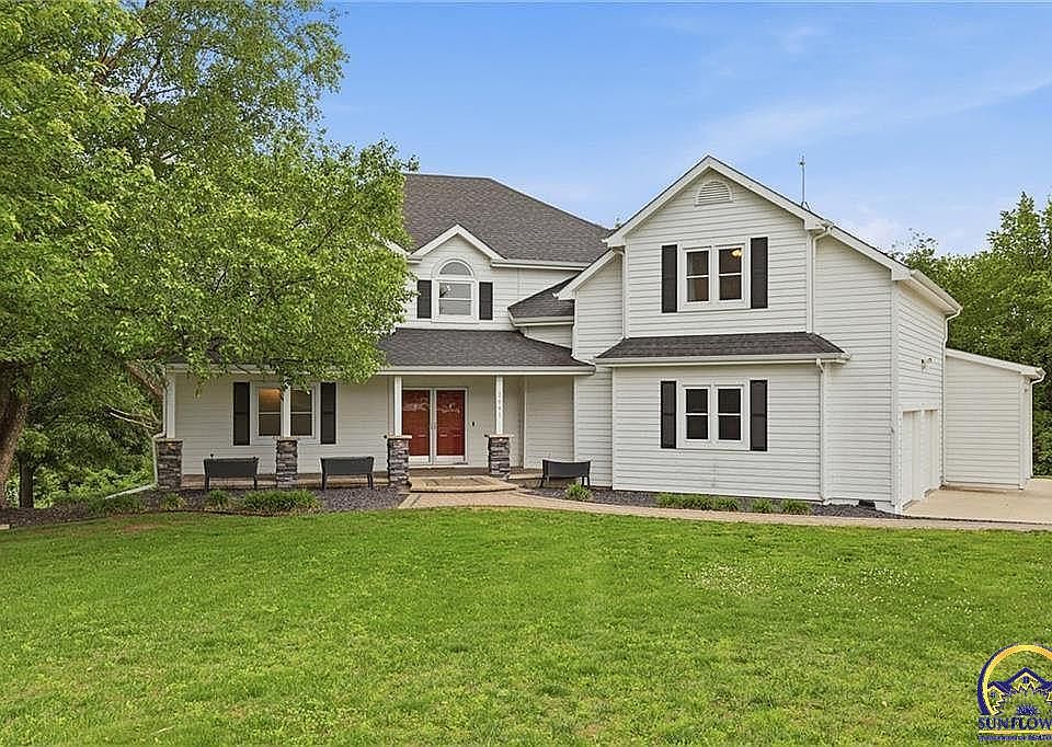 1st image of 2641 Greenwood Dr