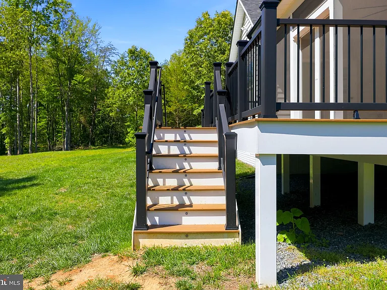 301 Kingdom Dr — Photo 12
