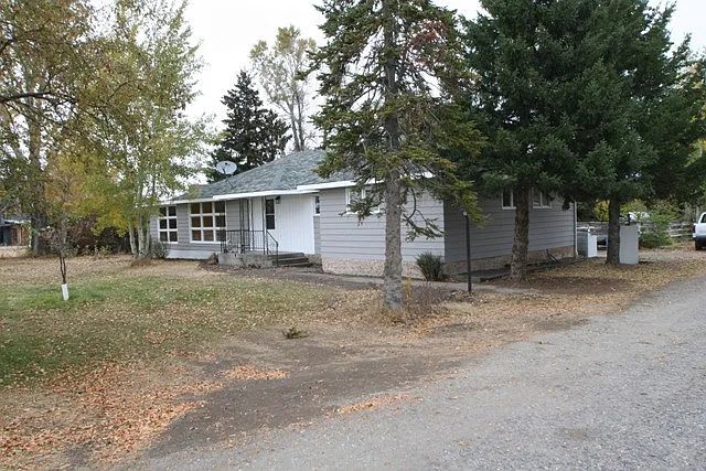 26677 Frontage Rd — Photo 34
