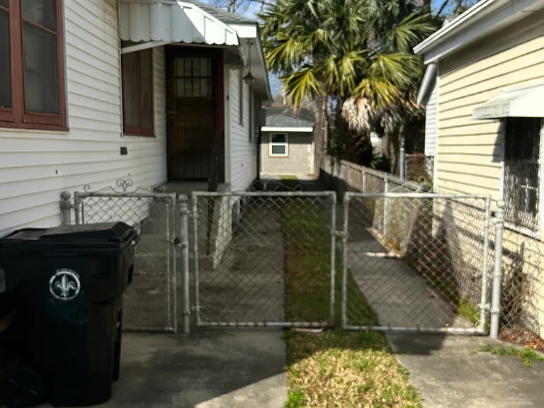 2221 Saint Denis St — Photo 10