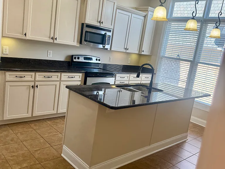 116 Savannah Ave — Photo 10