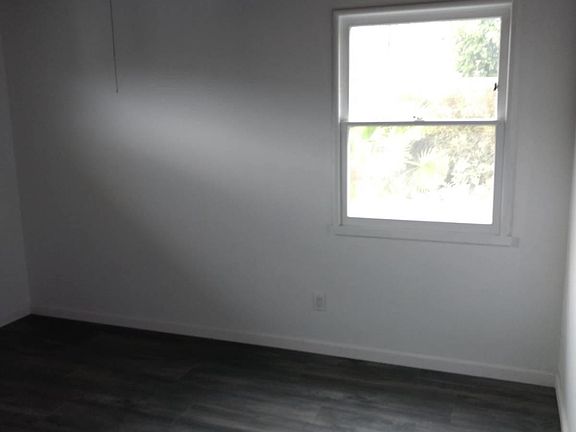 5th image of 18421 E Gladstone St #1