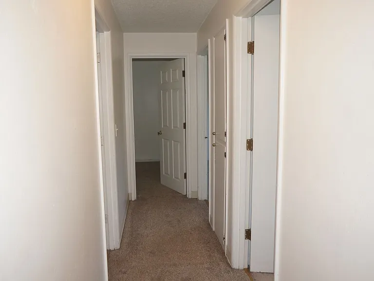 4623 SW 47th Ave — Photo 9