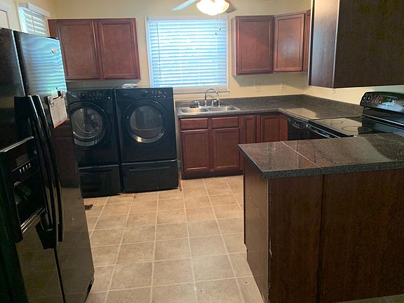 2nd image of 3903 Fairmont Blvd
