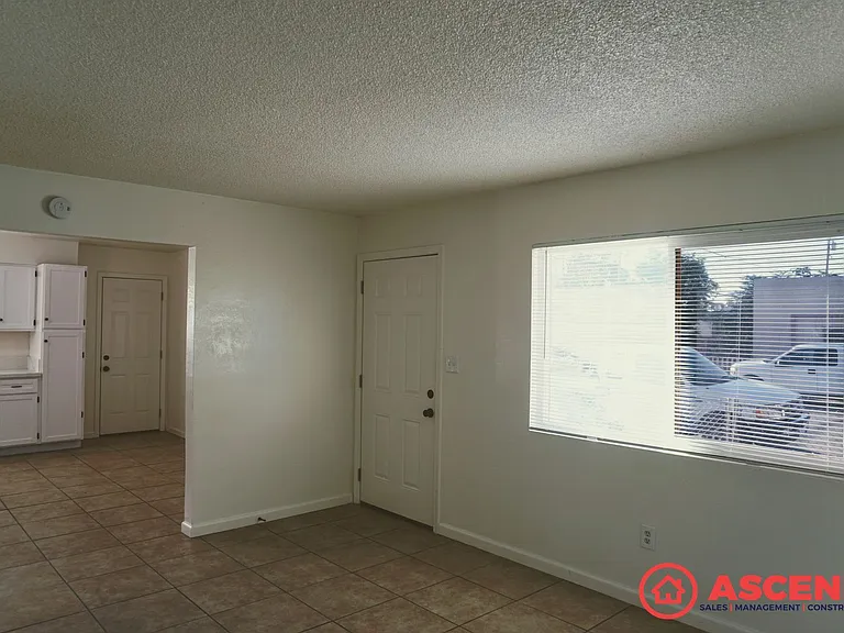 100 Warren Avenue — Photo 2