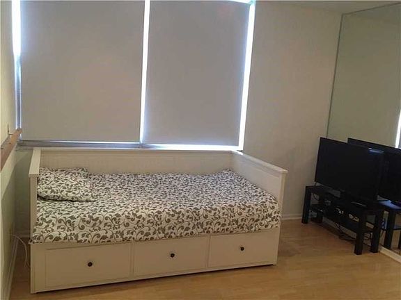 5th image of 16570 NE 26th Ave APT 6G