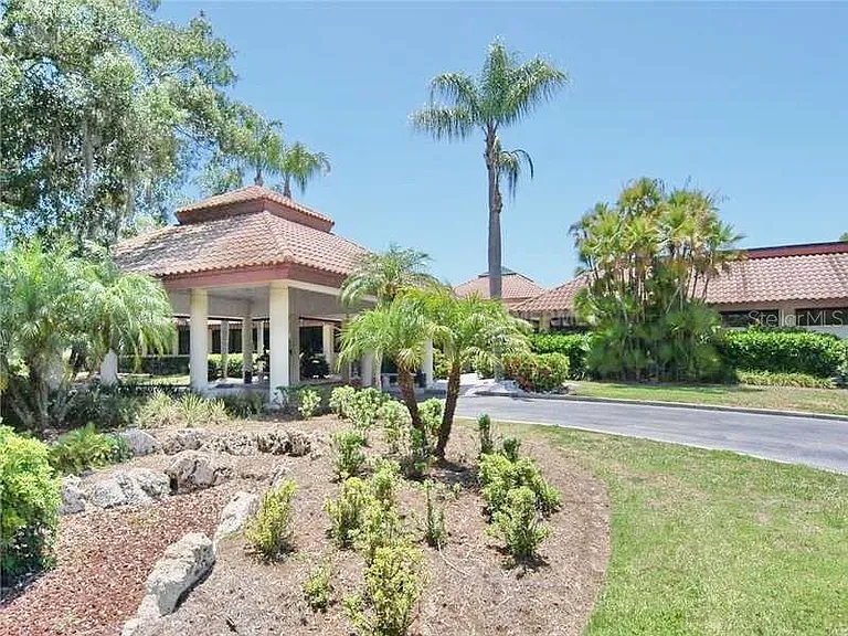 5635 Golf Pointe Dr #101 — Photo 24