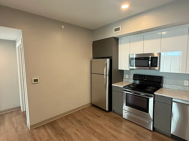 103 Hemenway St #8 — Photo 4