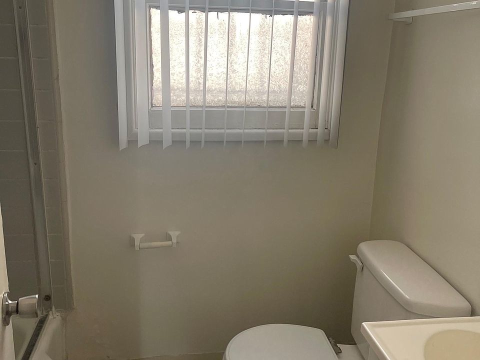 1st image of 212 N Santa Fe Ave #1/2