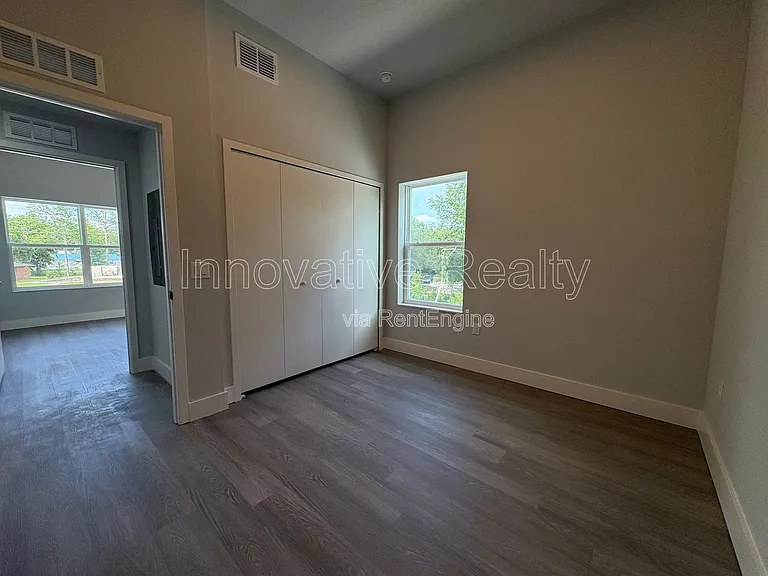 2240 Florida Dr #101 — Photo 17