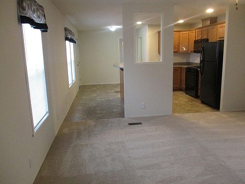 3rd image of 171 Suzanne Blvd