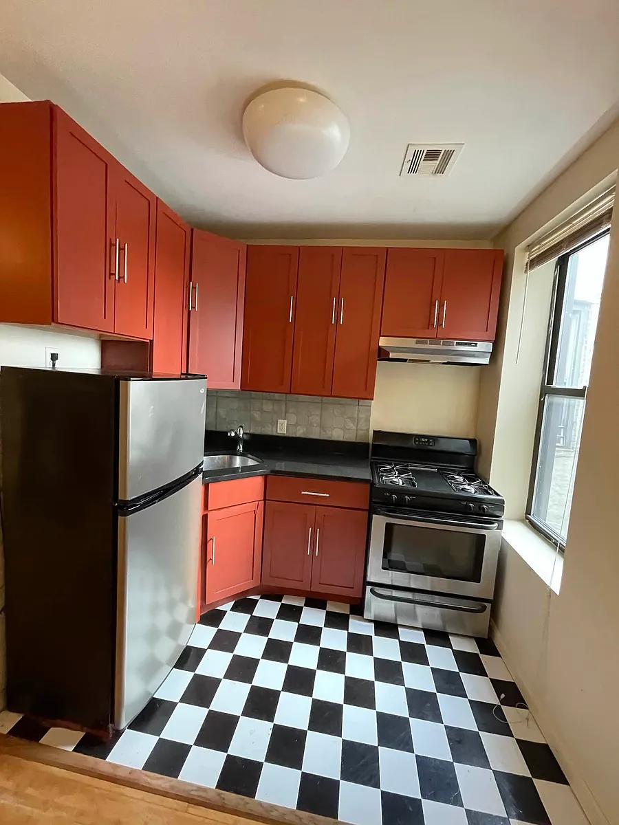 Building Photo - 1496 Bushwick Ave #4D