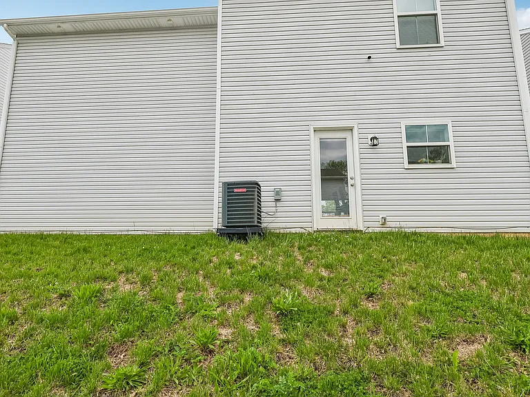 572 Auld Farm Cir — Photo 33